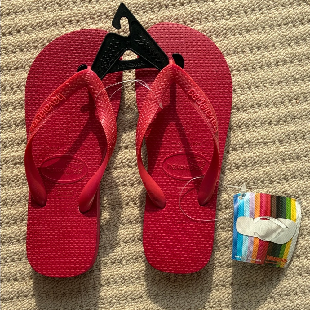 NWT Havaianas Shocking Pink Flip Flops